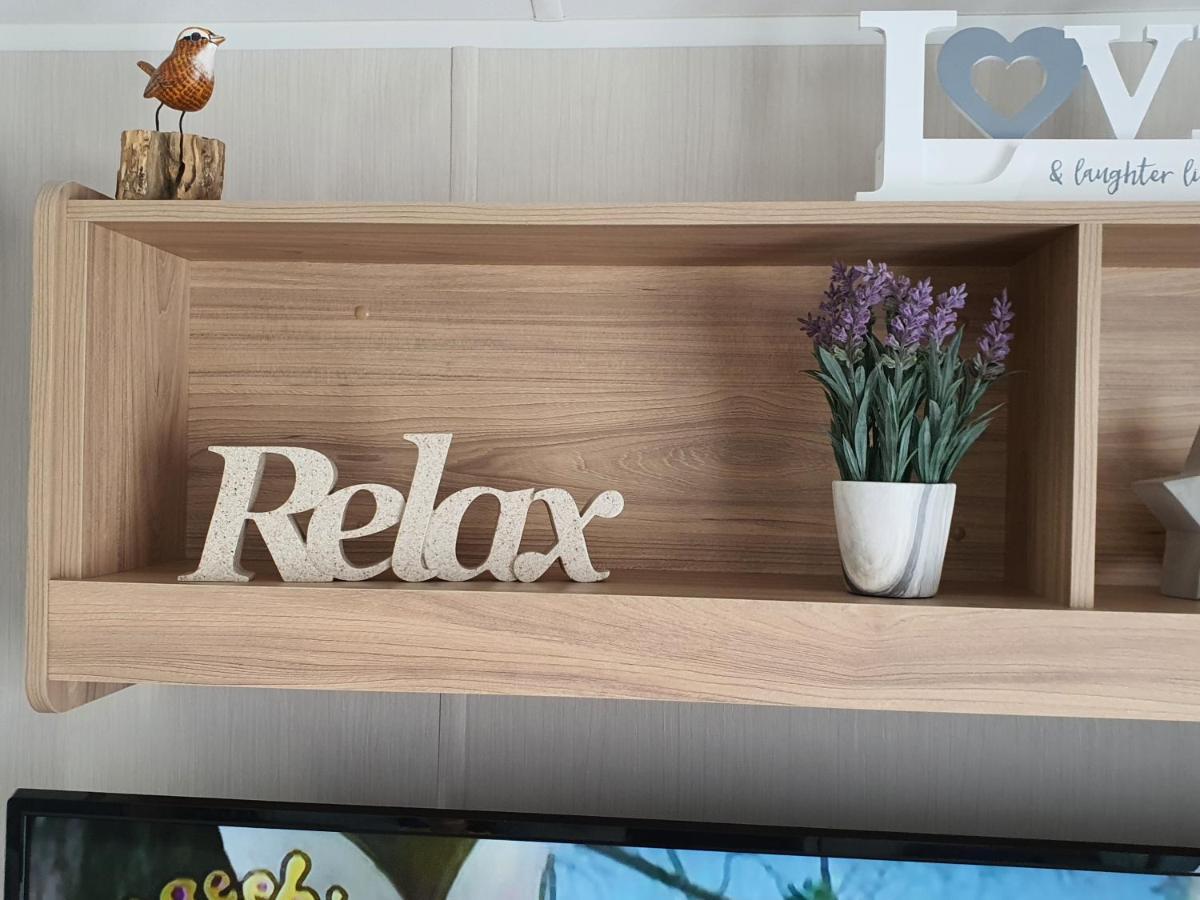 Premium Accommodation With Luxury Hot-Tub And Decking Area, Near Fantasy Island Ingoldmells Exterior foto