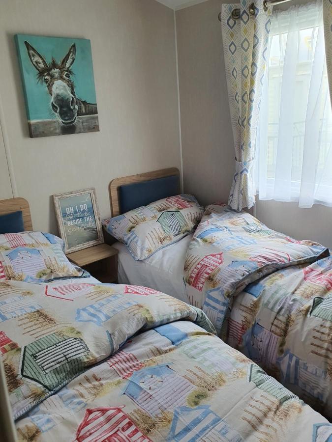 Premium Accommodation With Luxury Hot-Tub And Decking Area, Near Fantasy Island Ingoldmells Exterior foto