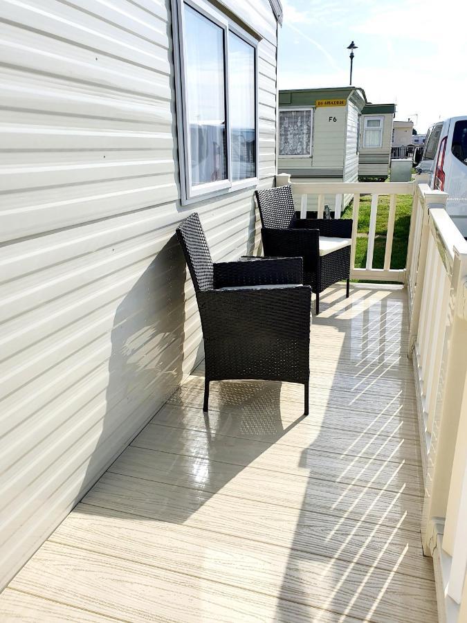 Premium Accommodation With Luxury Hot-Tub And Decking Area, Near Fantasy Island Ingoldmells Exterior foto